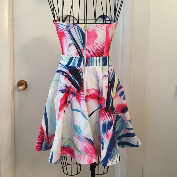 Tropical Floral Strapless Mini Dress - Picture 4 of 6